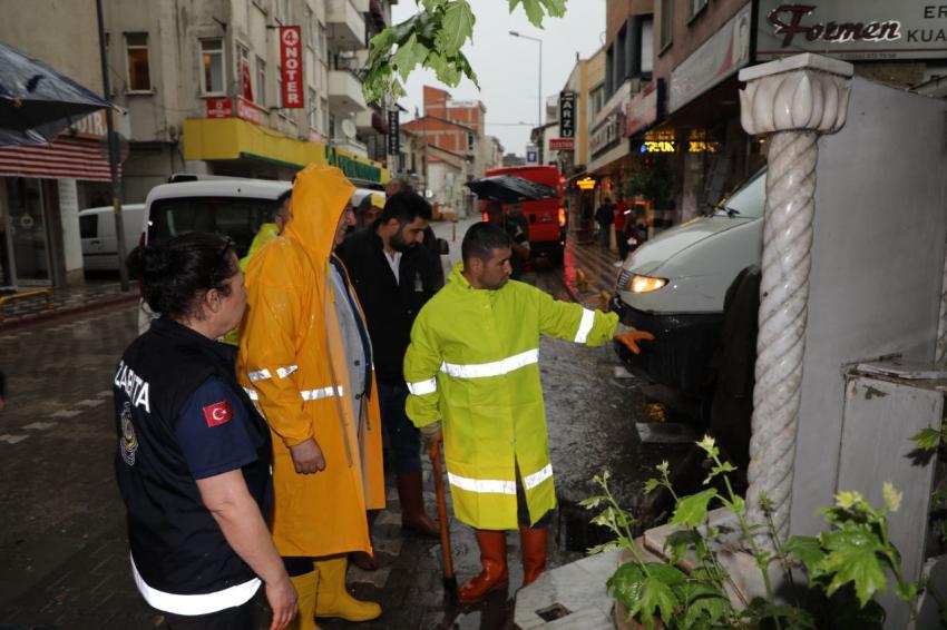 Başkan Ertaş, yağmurla mücadelede sahada