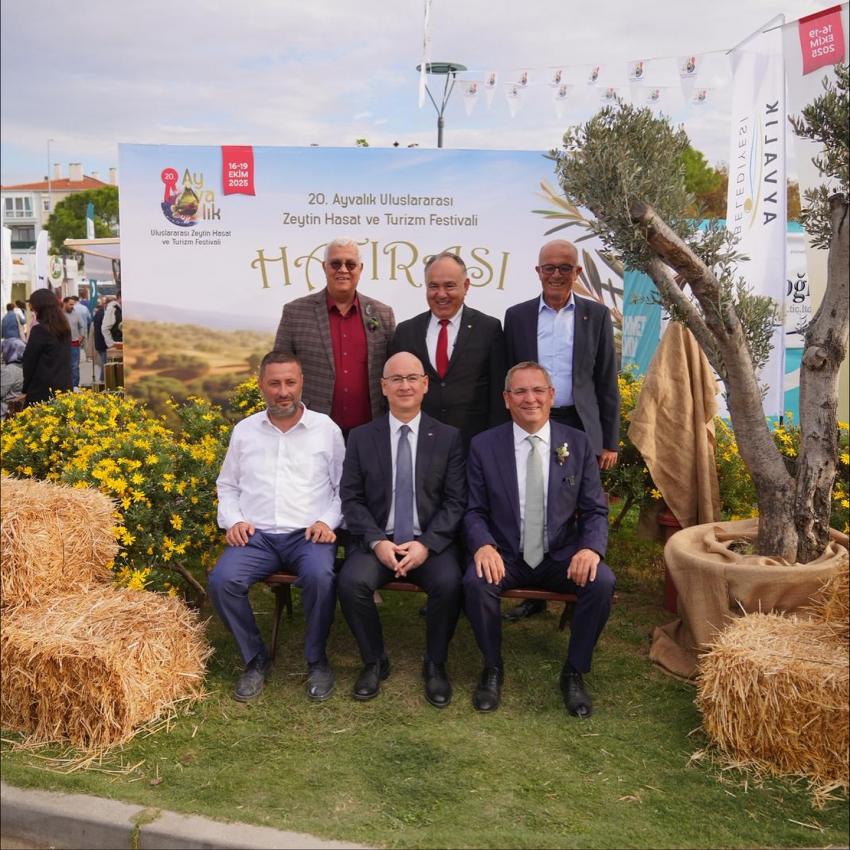 Ayvalık’ta Zeytin ve Zeytinyağı Büyük Festival Pazarı Açıldı.