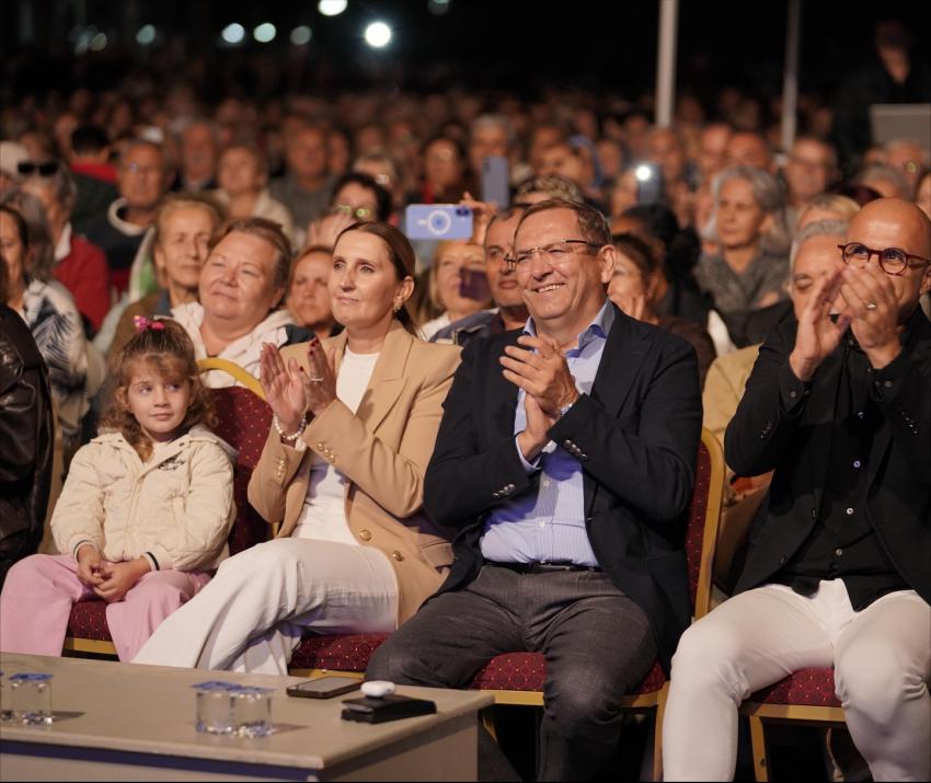 Suzan Kardeş’ten Ayvalık’ta Balkan Rüzgarı!