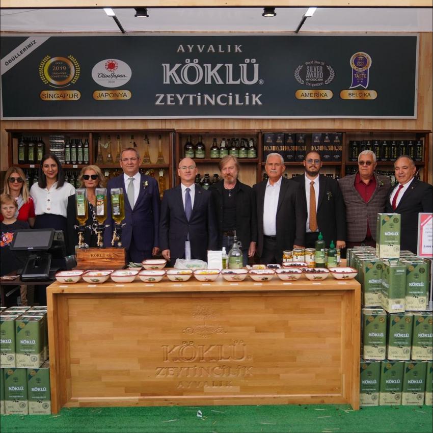 Ayvalık’ta Zeytin ve Zeytinyağı Büyük Festival Pazarı Açıldı.