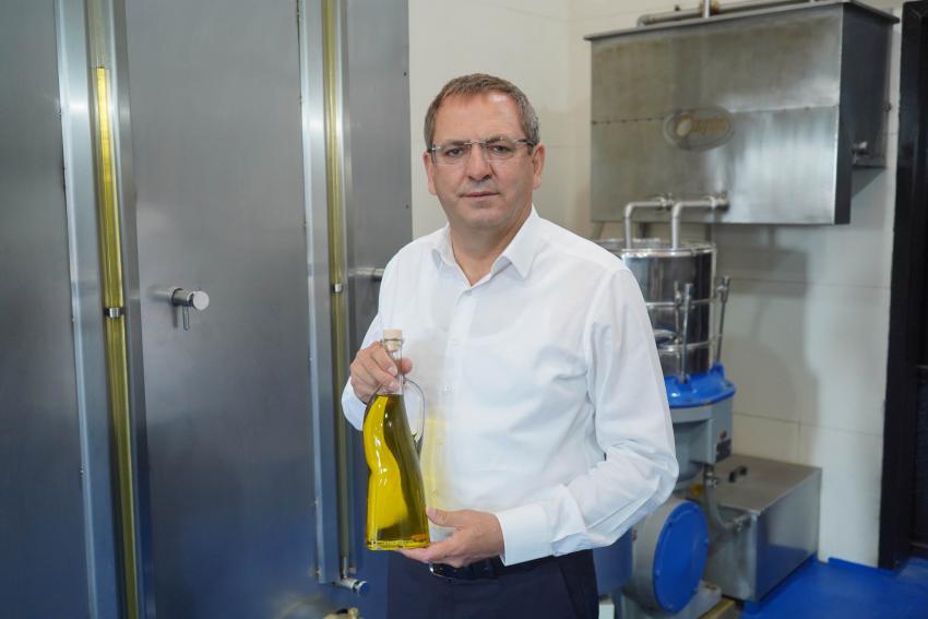 Ayvalık Belediye Başkanı Mesut Ergin’den internet üzerinden Ayvalık zeytinyağı alacak olan tüketicilere uyarı!