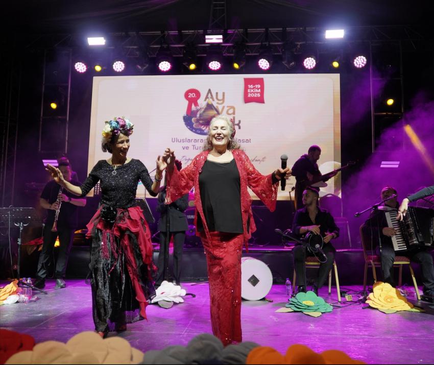 Suzan Kardeş’ten Ayvalık’ta Balkan Rüzgarı!