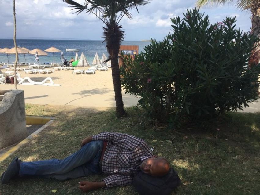 BALIKESIR'IN AVŞA ADASI 180 BIN NÜFUSA ÇIKTI! TATILCILER KALACAK YER BULAMADI