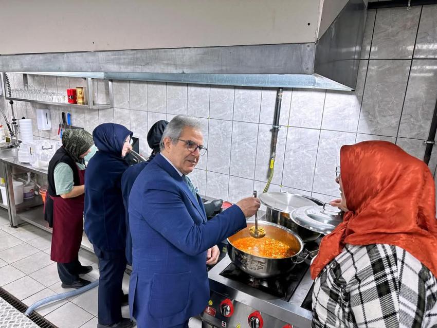 BAŞKAN MİRZA, BELEDİYE İMALATHANESİNDE ÜRETİM SÜREÇLERİNİ İNCELEDİ