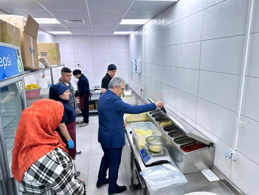 BAŞKAN MİRZA, BELEDİYE İMALATHANESİNDE ÜRETİM SÜREÇLERİNİ İNCELEDİ