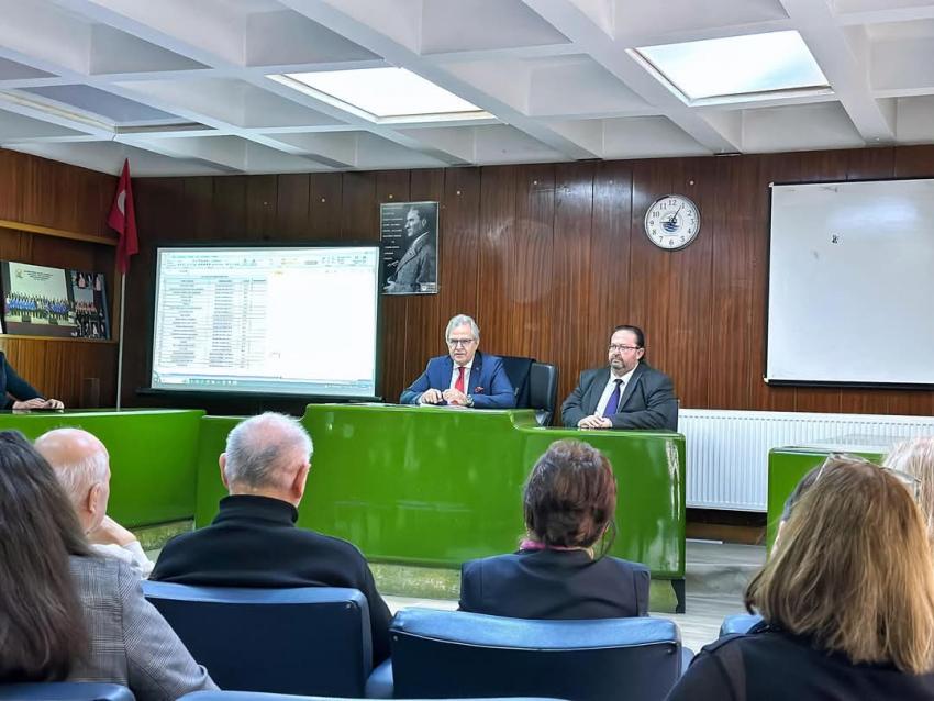 BAŞKAN DURSUN MİRZA, ESKİ BELEDİYE BİNASI’NDA KENT KONSEYİ VE SİVİL TOPLUM ÖRGÜTLERİYLE BİR ARAYA GELDİ