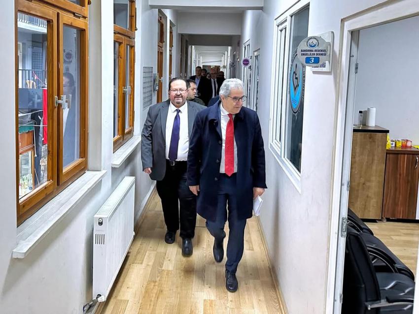 BAŞKAN DURSUN MİRZA, ESKİ BELEDİYE BİNASI’NDA KENT KONSEYİ VE SİVİL TOPLUM ÖRGÜTLERİYLE BİR ARAYA GELDİ