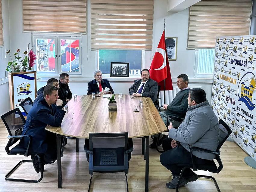 BAŞKAN DURSUN MİRZA, ESKİ BELEDİYE BİNASI’NDA KENT KONSEYİ VE SİVİL TOPLUM ÖRGÜTLERİYLE BİR ARAYA GELDİ