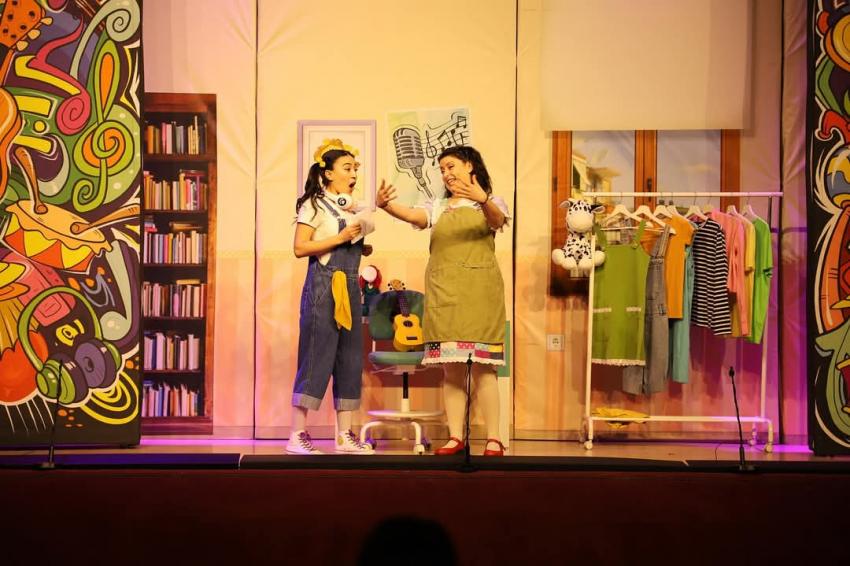 BANDIRMA BELEDİYESİ VE ETİ ÇOCUK TİYATROSU'NDAN MİNİKLERE UNUTULMAZ TİYATRO KEYFİ