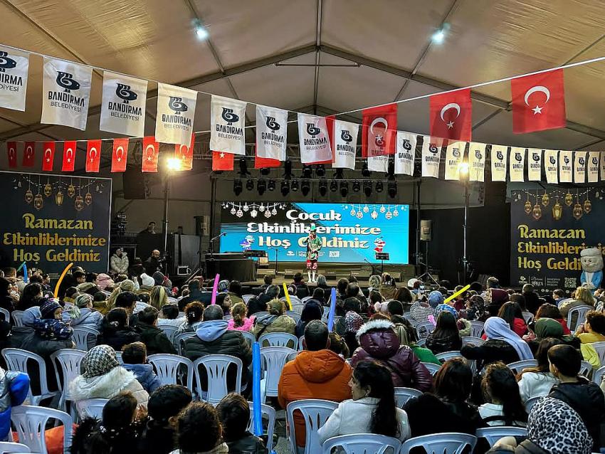 Bandırma Belediyesi İftar ve Etkinlik Çadırında Ramazan Coşkusu Başladı