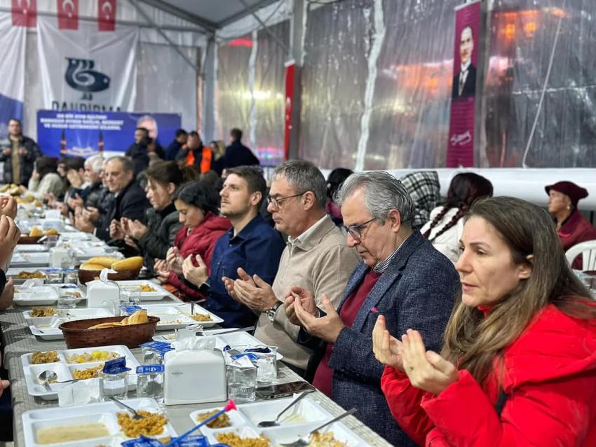 Bandırma Belediyesi İftar Çadırında Dayanışma ve Paylaşımın Gücü Buluşuyor