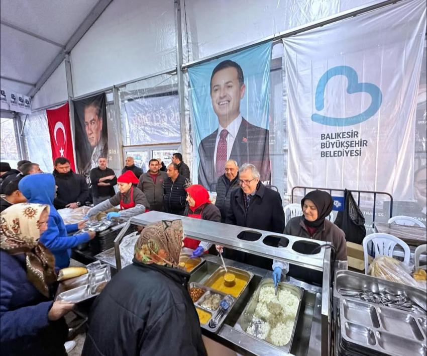 BANDIRMA BELEDİYESİ İFTAR ÇADIRINDA DAYANIŞMA VE PAYLAŞIMIN GÜCÜ