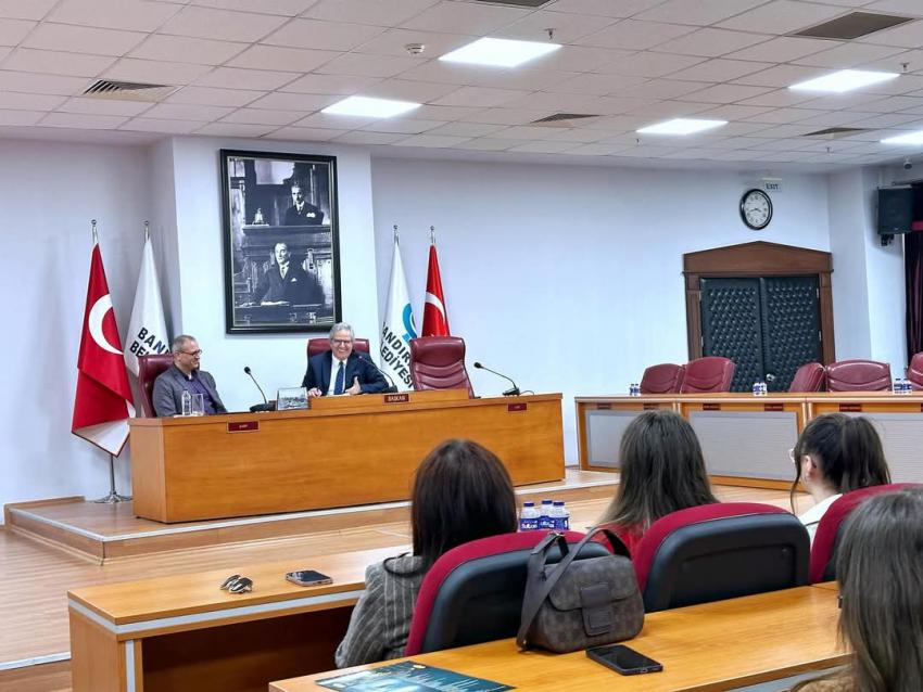 GENÇLERLE YEREL YÖNETİMLER ÜZERİNE KEYİFLİ SOHBET