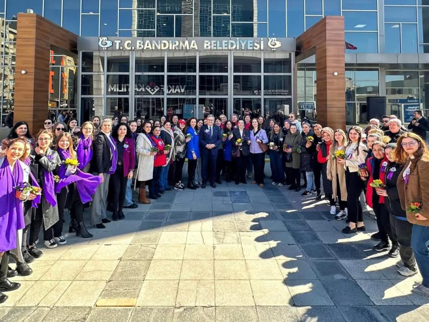 GREV YAPAN EMEKÇİ KADINLARA BAŞKAN MİRZA’DAN DESTEK