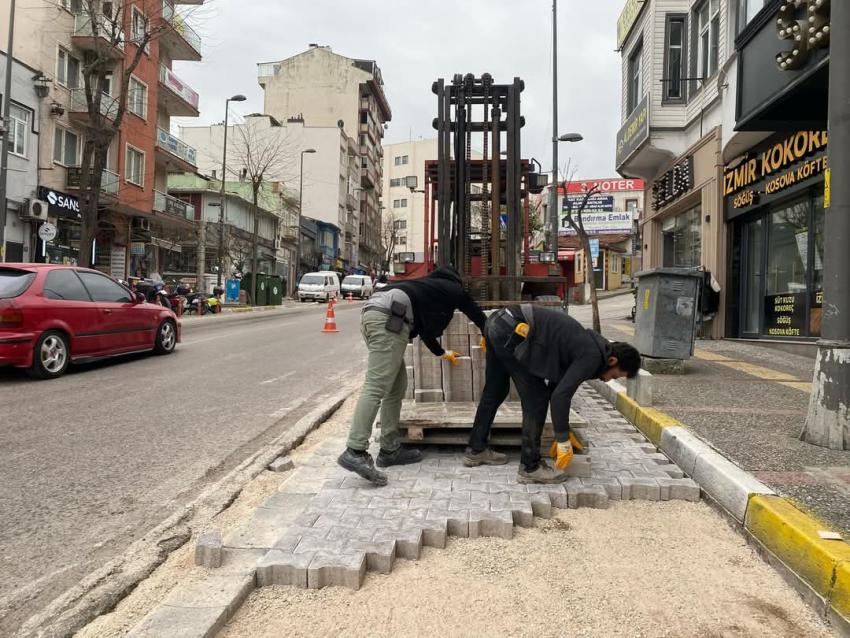 BANDIRMA’DA YOL BAKIM VE ONARIM ÇALIŞMALARI DEVAM EDİYOR