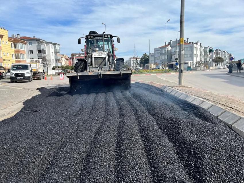 BANDIRMA’DA YOL BAKIM VE ONARIM ÇALIŞMALARI DEVAM EDİYOR