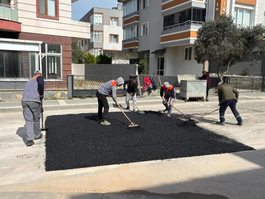BANDIRMA’DA YOL BAKIM VE ONARIM ÇALIŞMALARI DEVAM EDİYOR