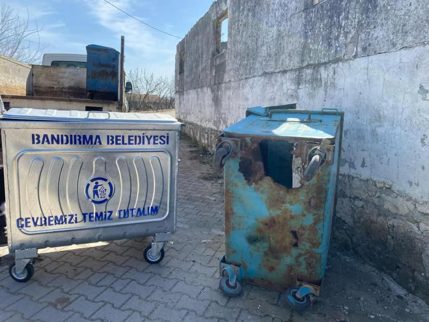 BANDIRMA’DA YENİ ÇÖP KONTEYNERLERİ YERLEŞTİRİLDİ