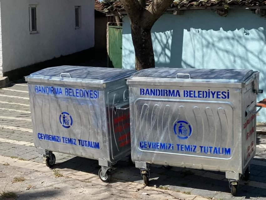 BANDIRMA’DA YENİ ÇÖP KONTEYNERLERİ YERLEŞTİRİLDİ