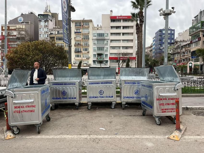 BANDIRMA’DA YENİ ÇÖP KONTEYNERLERİ YERLEŞTİRİLDİ