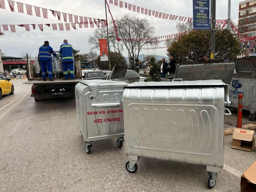 BANDIRMA’DA YENİ ÇÖP KONTEYNERLERİ YERLEŞTİRİLDİ