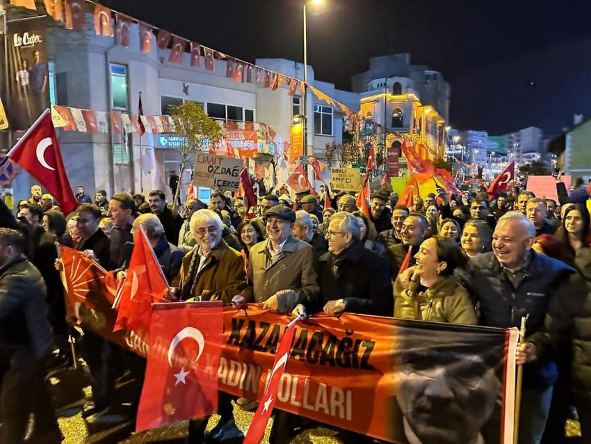 BANDIRMA HALKI DEMOKRASİYE VE HALKIN İRADESİNE SAHİP ÇIKTI