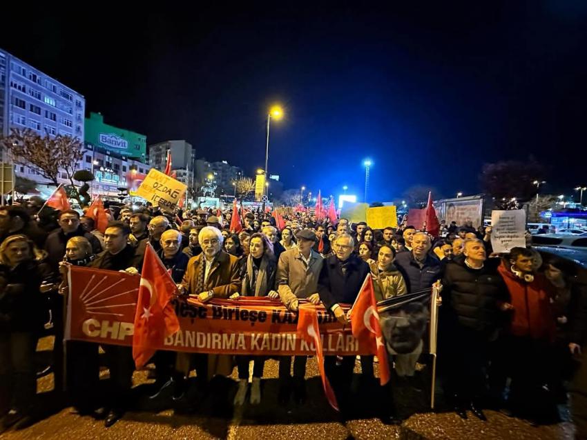 BANDIRMA HALKI DEMOKRASİYE VE HALKIN İRADESİNE SAHİP ÇIKTI