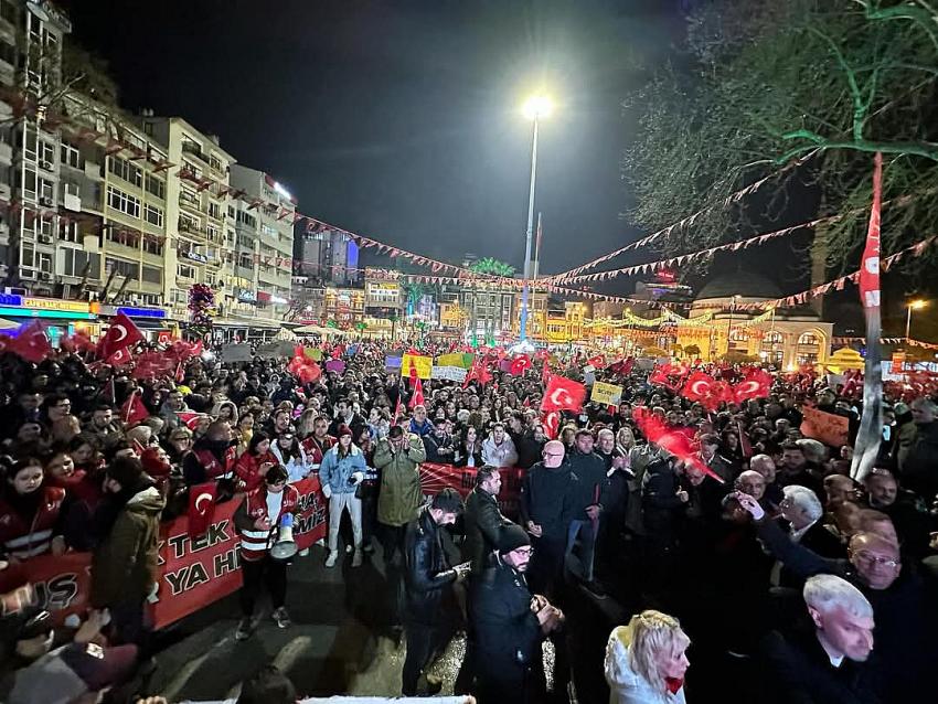 BANDIRMA HALKI DEMOKRASİYE VE HALKIN İRADESİNE SAHİP ÇIKTI