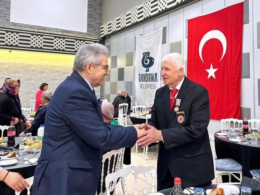 BANDIRMA BELEDİYESİ’NDEN ŞEHİT AİLELERİ, GAZİLER VE GAZİ AİLELERİ ONURUNA İFTAR PROGRAMI