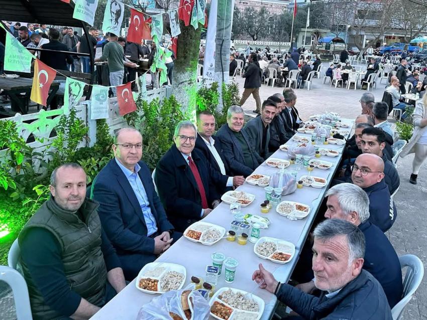 BANDIRMA BELEDİYE BAŞKANI DURSUN MİRZA, YEŞİLÇOMLU MAHALLESİNDEKİ İFTAR YEMEĞİNE KATILDI