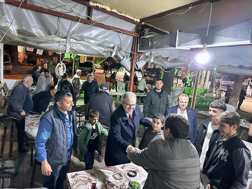 BANDIRMA BELEDİYE BAŞKANI DURSUN MİRZA, YEŞİLÇOMLU MAHALLESİNDEKİ İFTAR YEMEĞİNE KATILDI