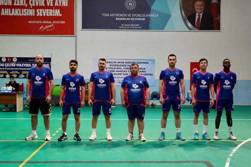Bandırma Belediyesi Erkek Voleybol Takımı, Manyas Çeltik Voleybol Turnuvası’nı 3. Olarak Tamamladı