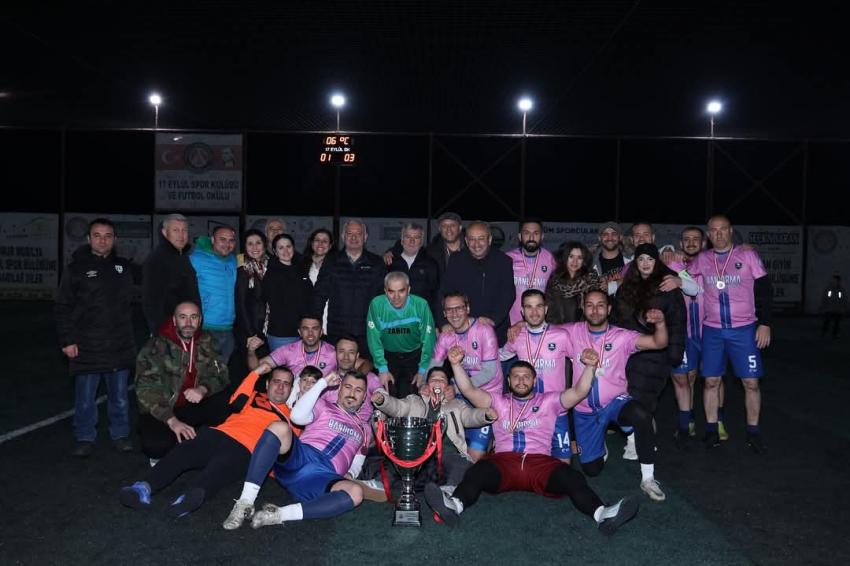 BANDIRMA BELEDİYESİ FUTBOL TAKIMI ŞİRKETLER LİGİ'NDE TARİH YAZDI