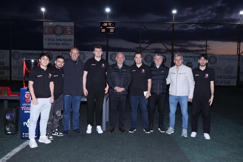 BANDIRMA BELEDİYESİ FUTBOL TAKIMI ŞİRKETLER LİGİ'NDE TARİH YAZDI