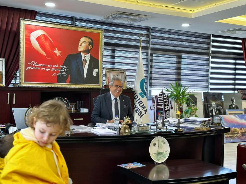 BANDIRMA’NIN GURURU MUTLU ÇOCUKLAR ANAOKULU BAŞKAN MİRZA’YI ZİYARET ETTİ