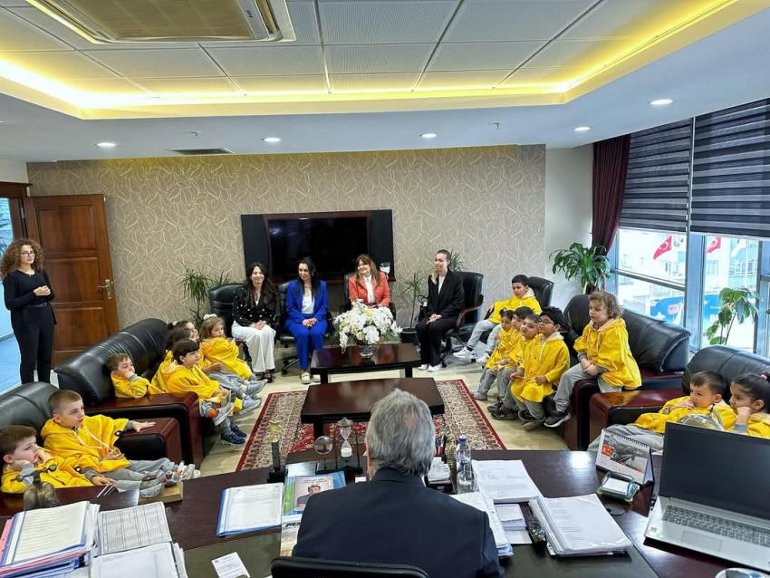 BANDIRMA’NIN GURURU MUTLU ÇOCUKLAR ANAOKULU BAŞKAN MİRZA’YI ZİYARET ETTİ