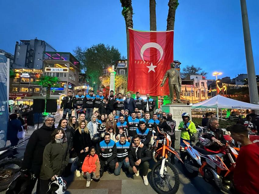 BANDIRMA’DA 23 NİSAN COŞKUSU MOTOSİKLET KORTEJİYLE ZİRVEYE TAŞINDI