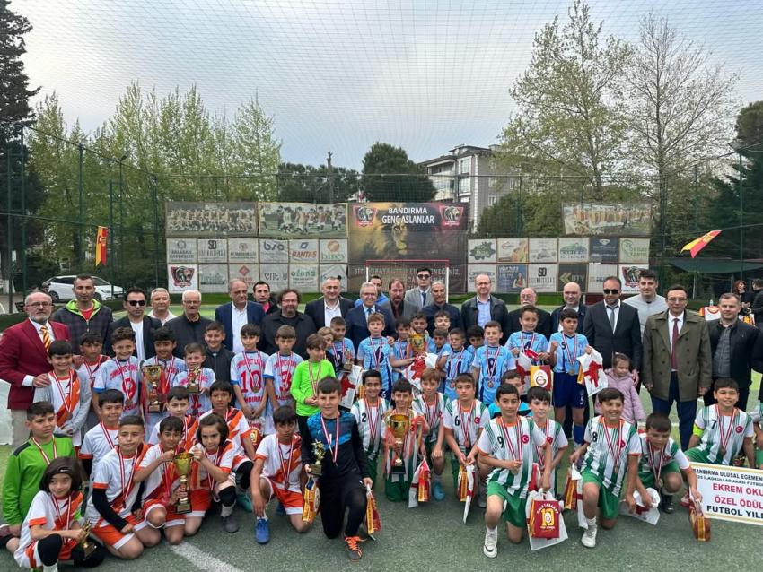 BANDIRMA’DA 23 NİSAN COŞKUSU “ULUSAL EGEMENLİK KUPASI” İLE TAÇLANDI