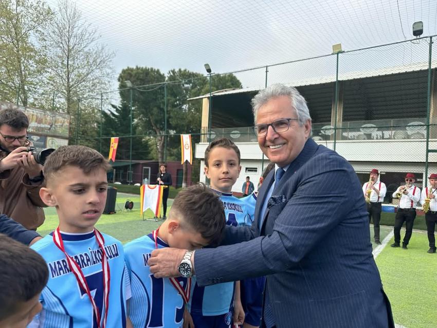 BANDIRMA’DA 23 NİSAN COŞKUSU “ULUSAL EGEMENLİK KUPASI” İLE TAÇLANDI