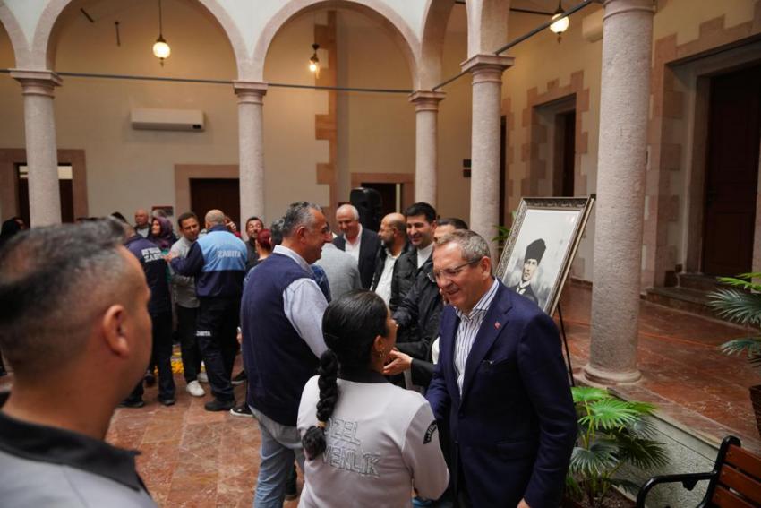 AYVALIK’TA BAŞKAN ERGİN MESAİ ARKADAŞLARIYLA BAYRAMLAŞTI