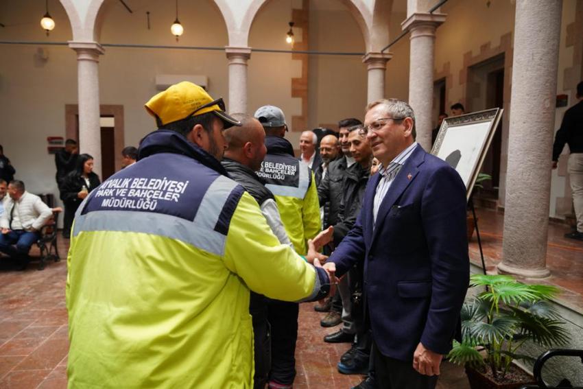 AYVALIK’TA BAŞKAN ERGİN MESAİ ARKADAŞLARIYLA BAYRAMLAŞTI