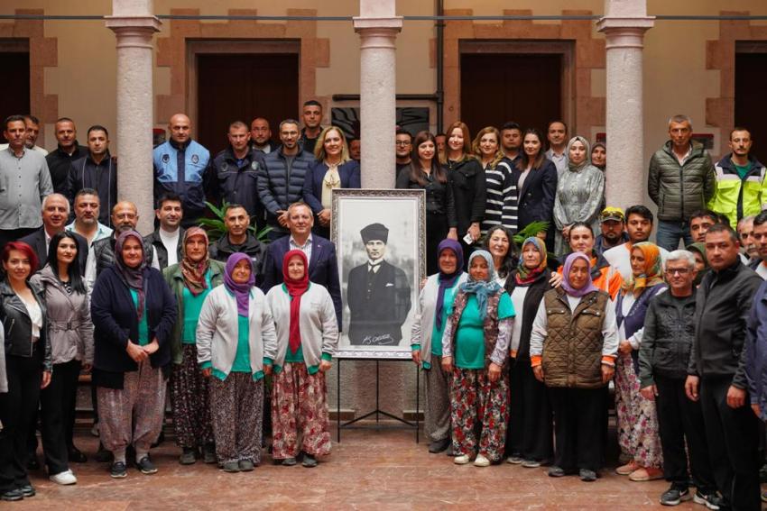 AYVALIK’TA BAŞKAN ERGİN MESAİ ARKADAŞLARIYLA BAYRAMLAŞTI