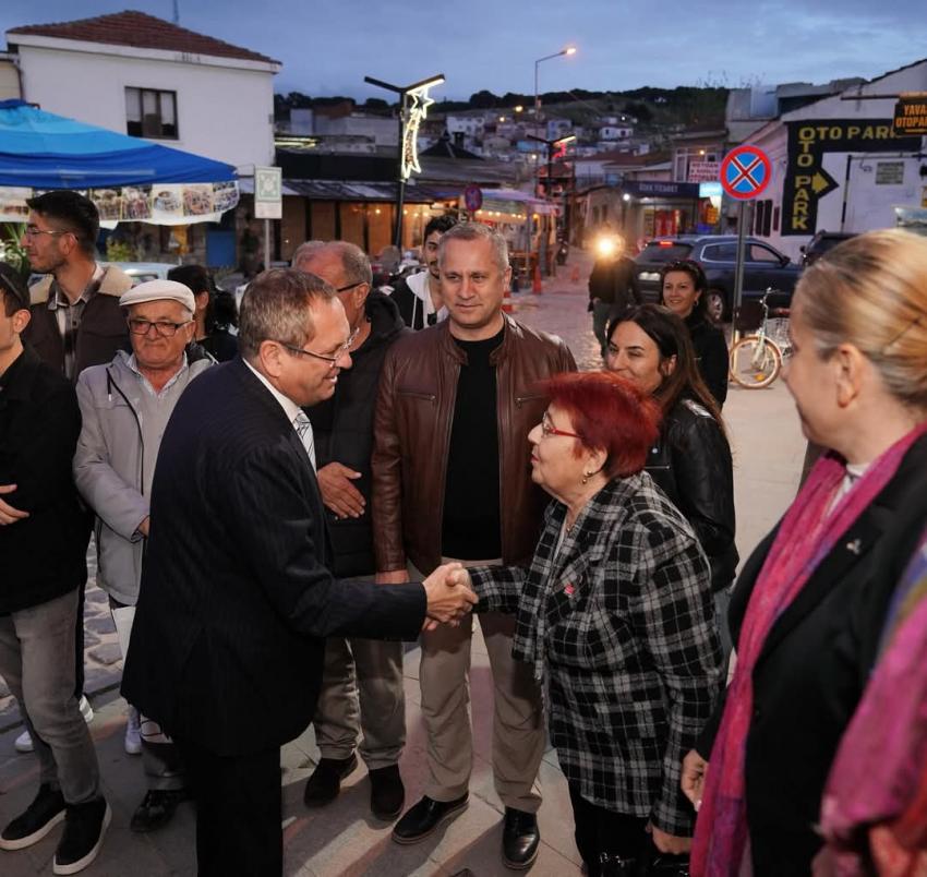 AYVALIK’TA BAŞKAN ERGİN PARTİLİLERİYLE BAYRAMLAŞTI