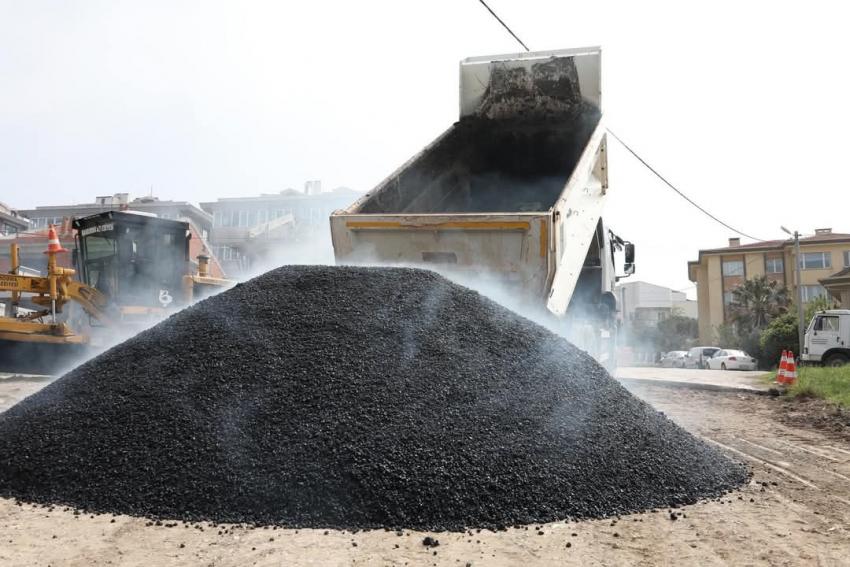 BANDIRMA BELEDİYESİ'NDEN ALT YAPI VE ÜST YAPI HAMLESİ: PARKE VE ASFALT ÇALIŞMALARI TÜM HIZIYLA DEVAM EDİYOR