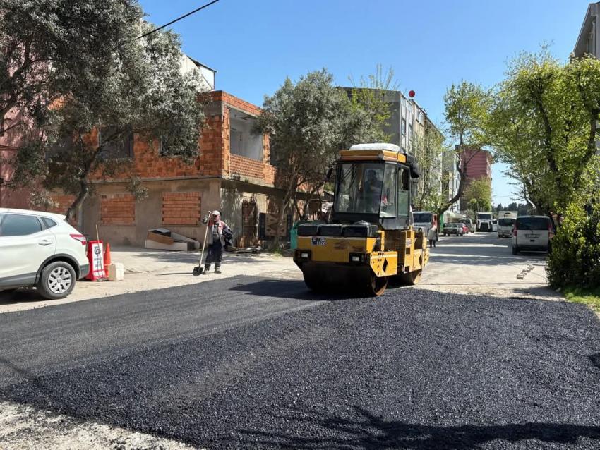 BANDIRMA BELEDİYESİ'NDEN ALT YAPI VE ÜST YAPI HAMLESİ: PARKE VE ASFALT ÇALIŞMALARI TÜM HIZIYLA DEVAM EDİYOR