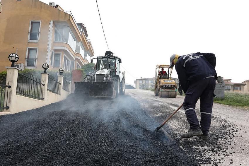 BANDIRMA BELEDİYESİ'NDEN ALT YAPI VE ÜST YAPI HAMLESİ: PARKE VE ASFALT ÇALIŞMALARI TÜM HIZIYLA DEVAM EDİYOR