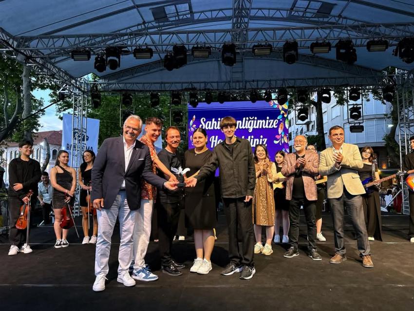 BANDIRMA SAHİL ŞENLİĞİ TÜM COŞKUSUYLA DEVAM EDİYOR!