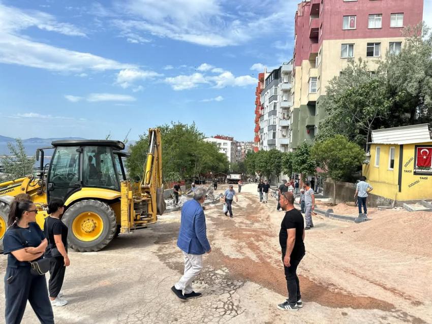 MEHMETÇİK CADDESİ’NDE YENİLEME ÇALIŞMALARI HIZLA SÜRÜYOR