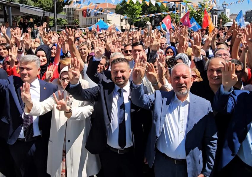 AK Parti Balıkesir Teşkilatı Bayramda Kenetlendi