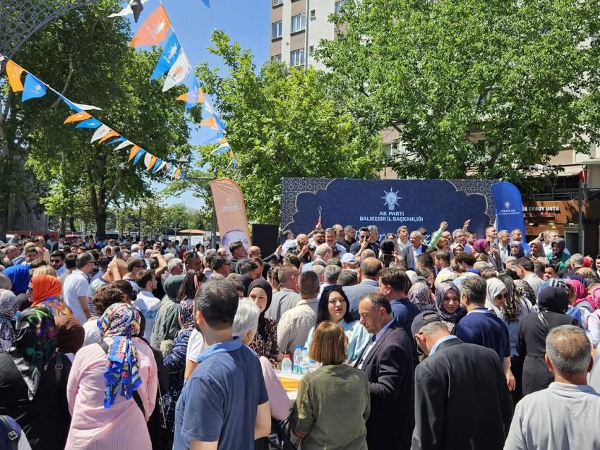 AK Parti Balıkesir Teşkilatı Bayramda Kenetlendi